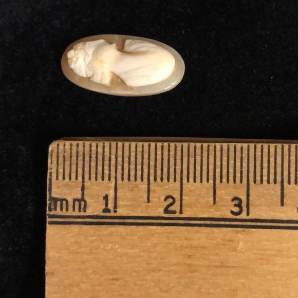 Vintage Carved Shell Cameo - Picture 4 of 5